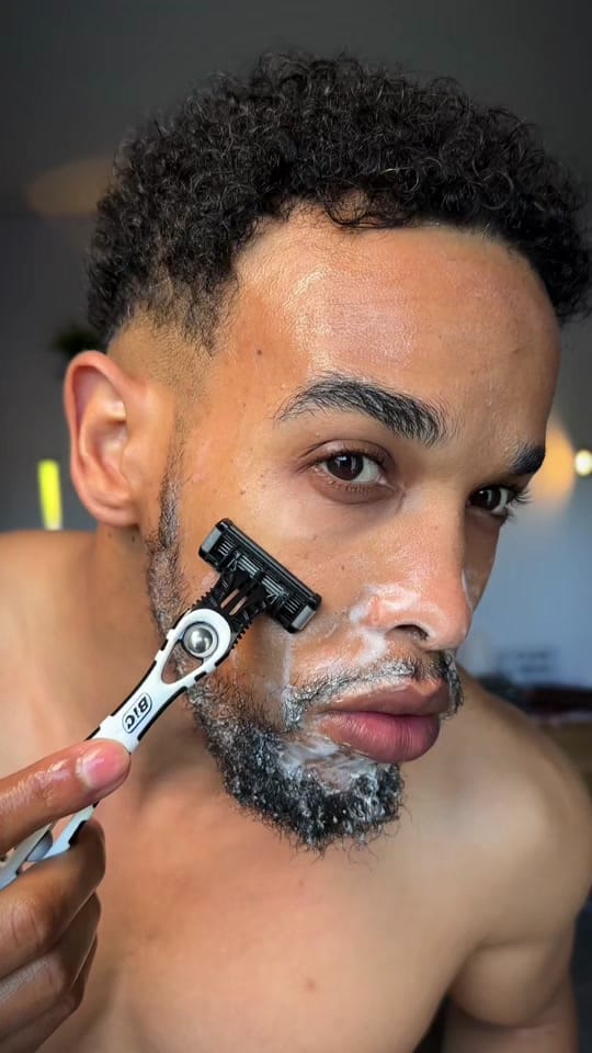 Post 6 by Eng Mo_Osmann_ on TikTok (video)