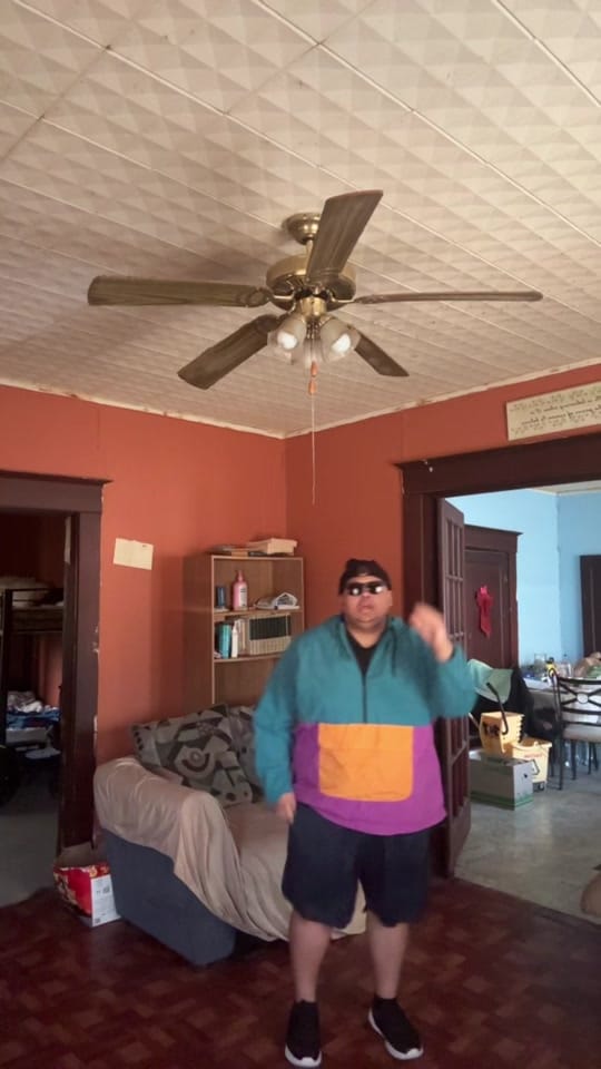 Post 2 by Mateo on TikTok (video)