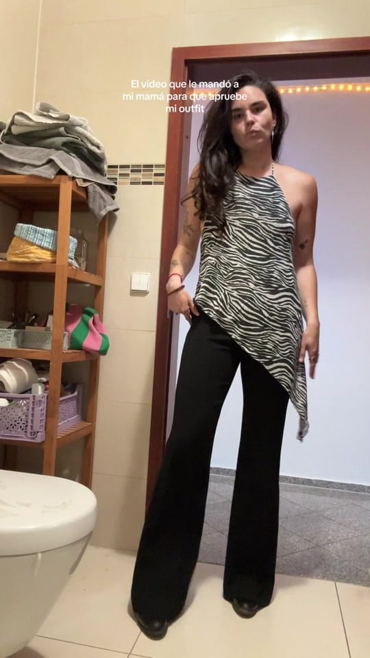 Post 2 by Ana Poshh on TikTok (video)
