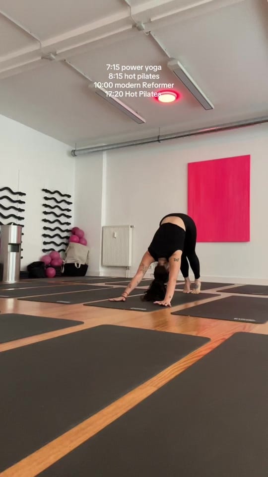 Post 4 by Ana Poshh on TikTok (video)