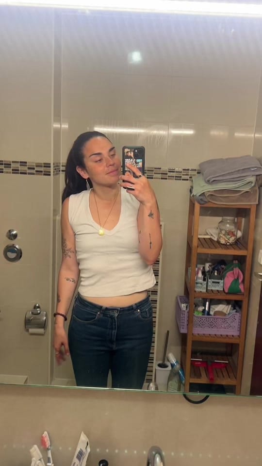 Post 9 by Ana Poshh on TikTok (video)