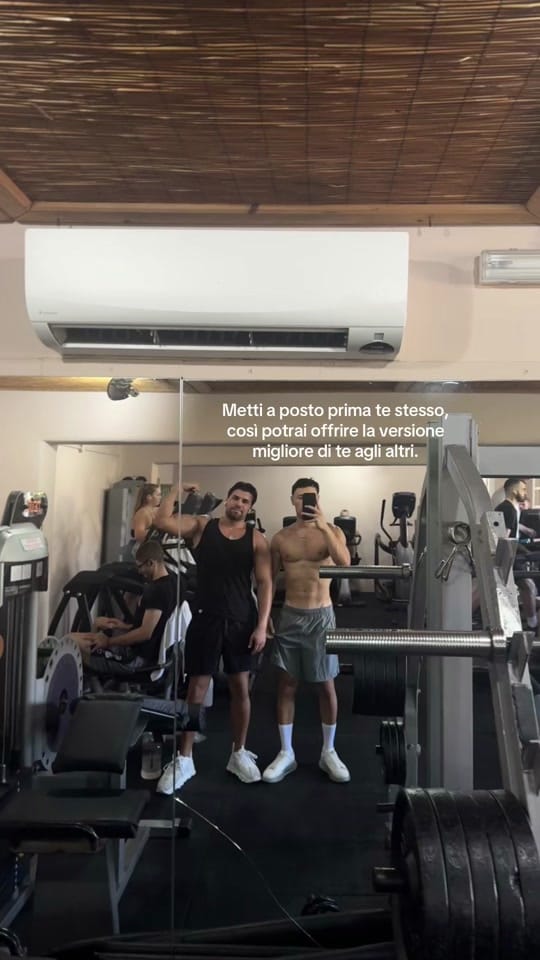 Post 2 by Alessandro Lamburghini on TikTok (video)