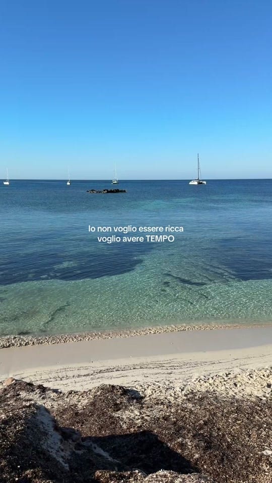 Post 4 by Clarainthemirror on TikTok (video)
