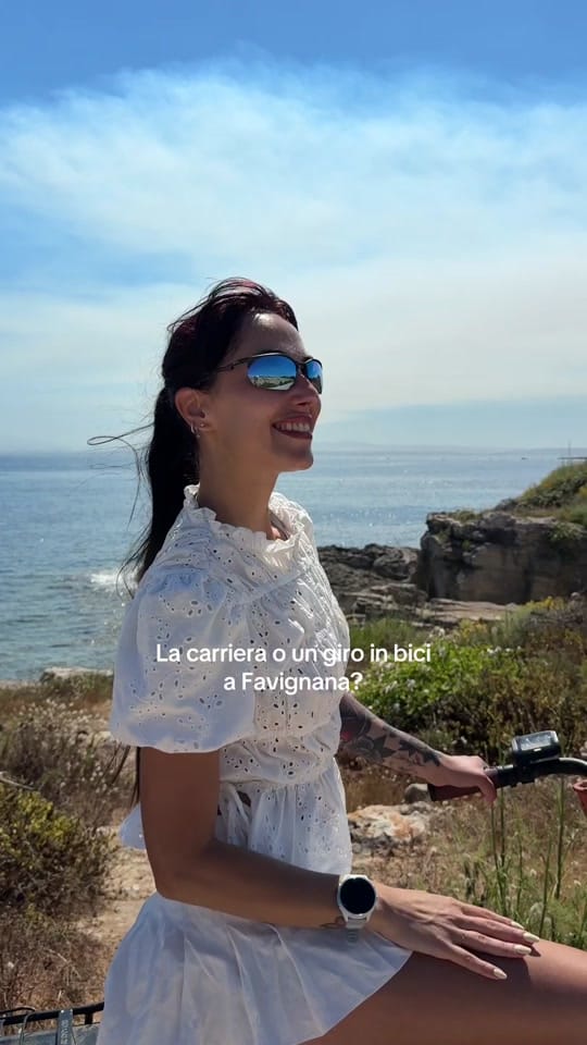 Post 1 by Clarainthemirror on TikTok (video)