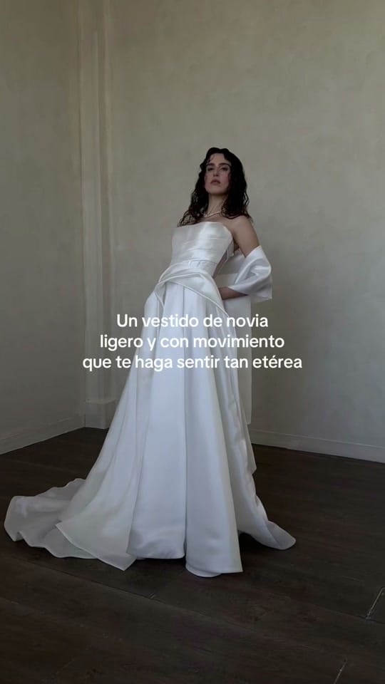 Post 4 by Adriana Madrid Bridal on TikTok (video)