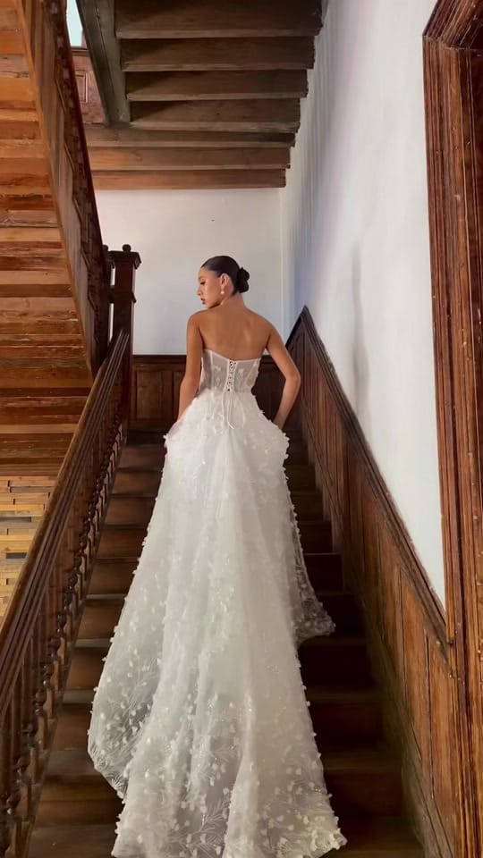 Post 2 by Adriana Madrid Bridal on TikTok (video)