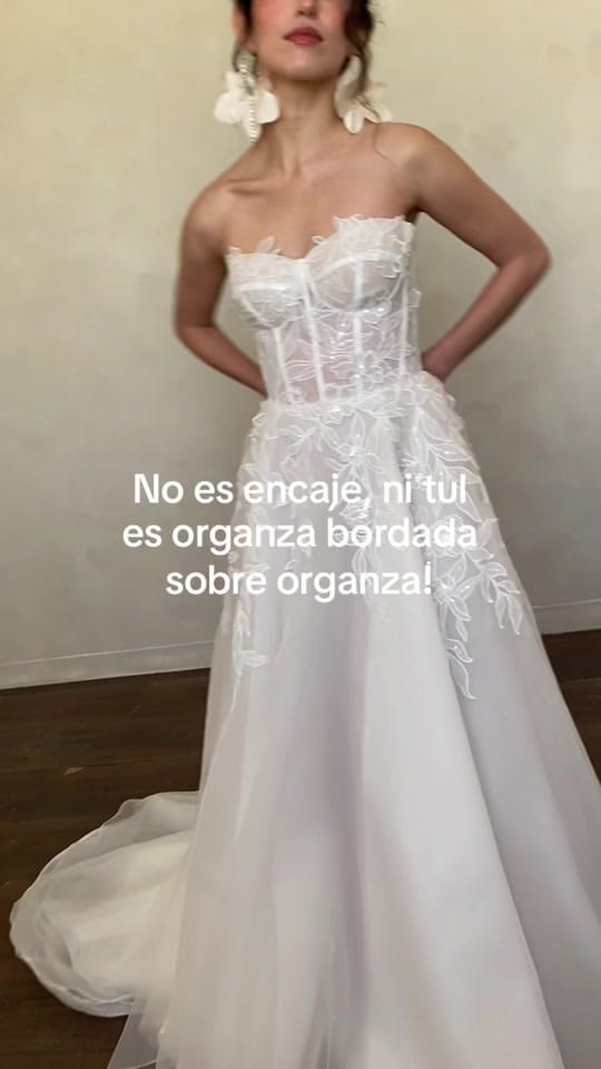 Post 6 by Adriana Madrid Bridal on TikTok (video)