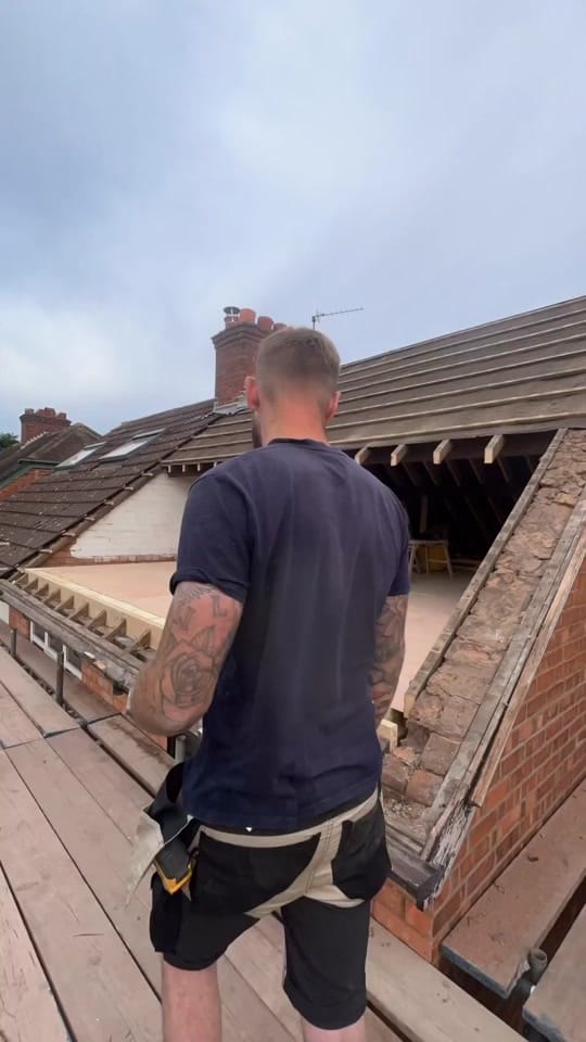 Post 2 by forward contracts on TikTok (video)