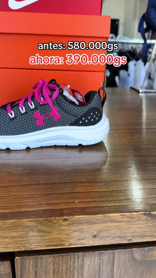 Post 2 by Tienda London Cool on TikTok (video)