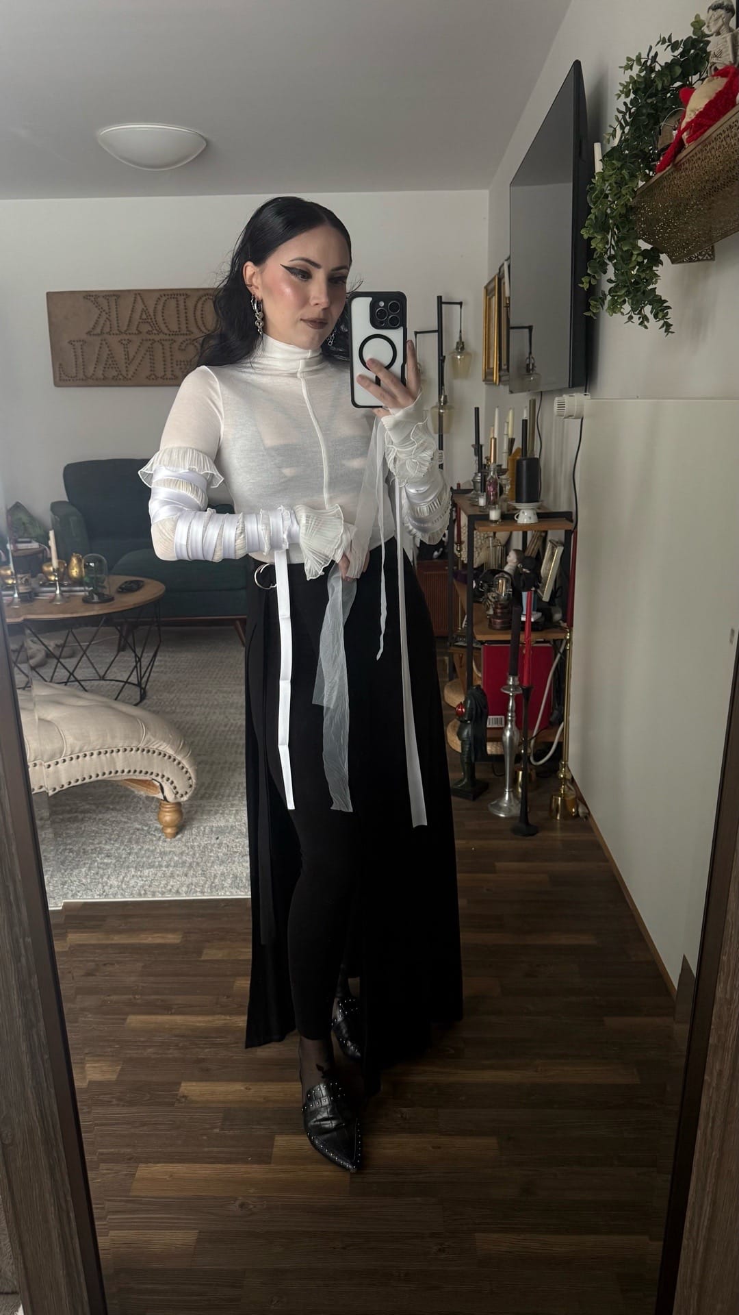 Post 3 by _withmandie on TikTok (video)