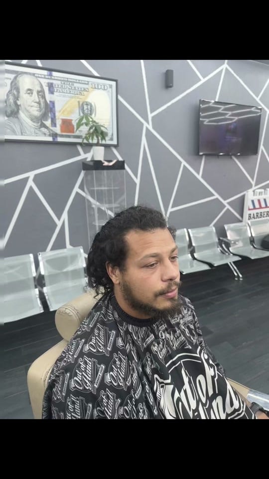 Post 2 by Kaozthebarber on TikTok (video)