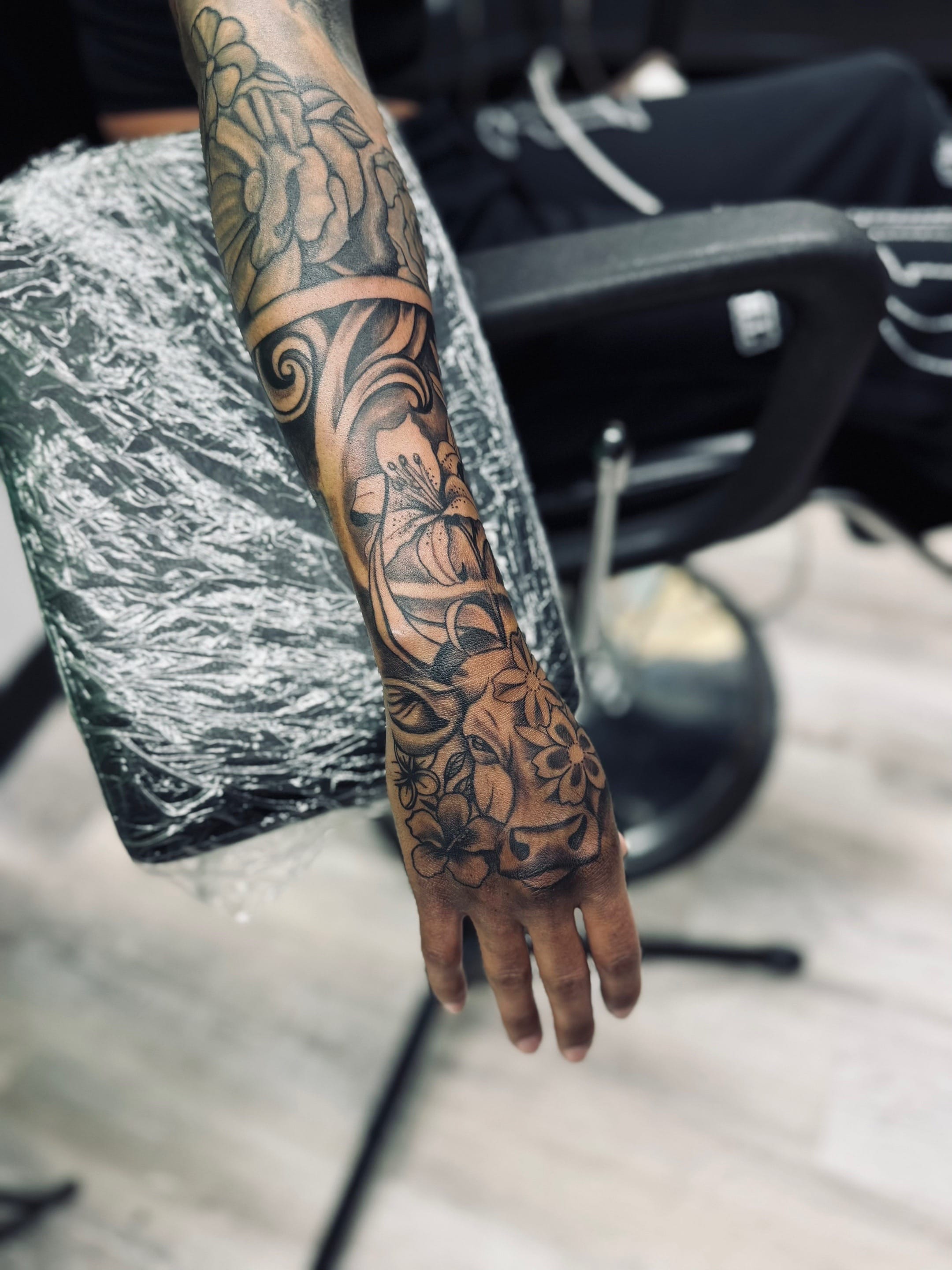 Post 2 by Tojo Tattoo on TikTok (video)