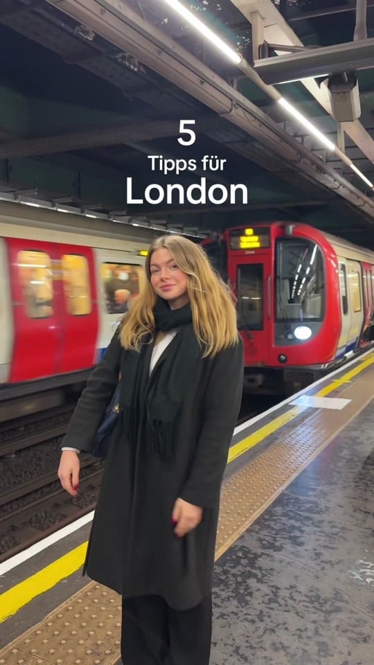 Post 8 by Sidney Sophie on TikTok (video)
