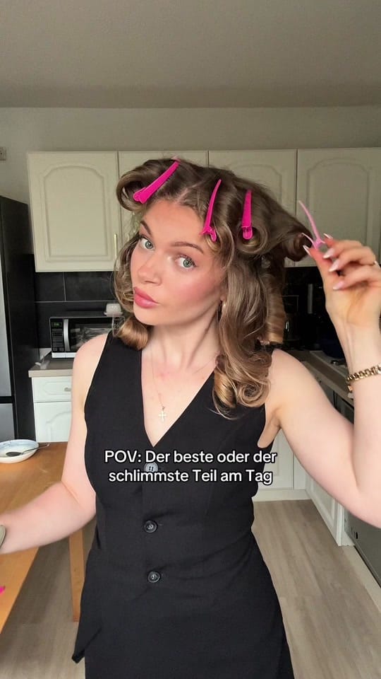 Post 2 by Sidney Sophie on TikTok (video)