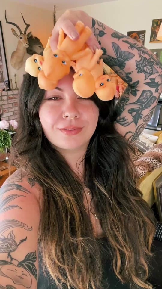 Post 2 by Corinne Alexandra on TikTok (video)