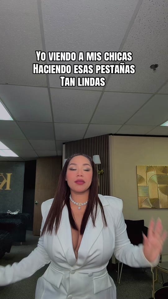 Post 4 by lashesinhoustonbykarelys on TikTok (video)