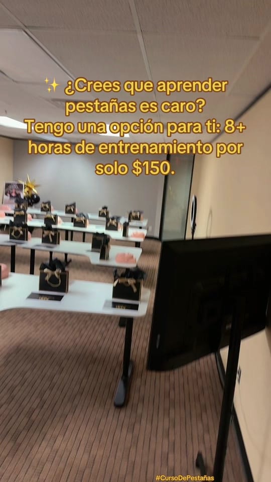 Post 8 by lashesinhoustonbykarelys on TikTok (video)