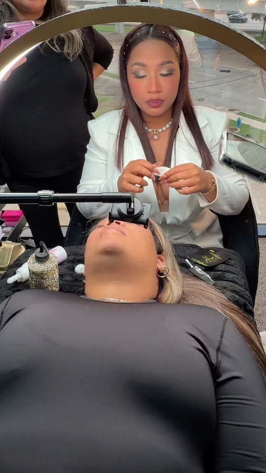 Post 7 by lashesinhoustonbykarelys on TikTok (video)