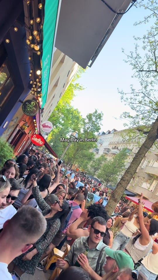 Post 3 by juliastraffic on TikTok (video)
