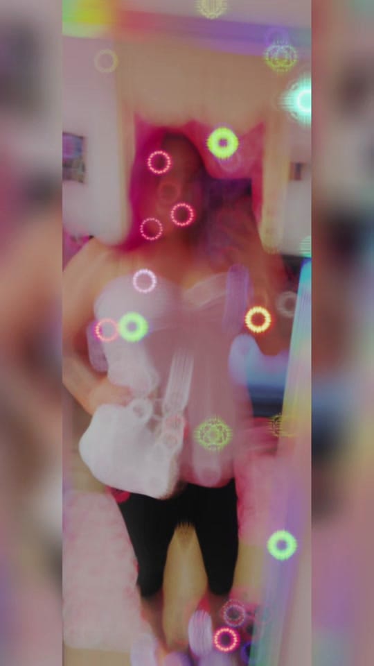 Post 1 by Samantha 1990 on TikTok (video)