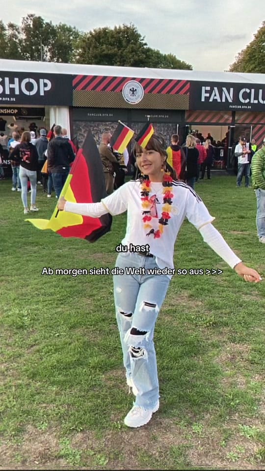 Post 8 by Lara🤍 on TikTok (video)