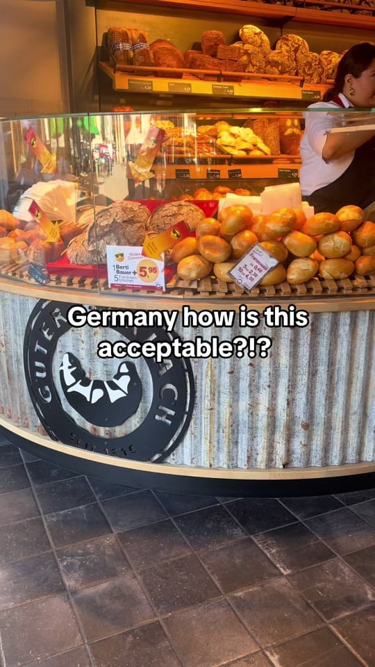 Post 9 by Gianna & Milo | living in 🇩🇪 on TikTok (video)