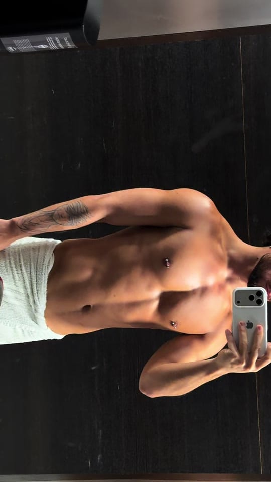 Post 4 by Gabriel Dias on TikTok (video)