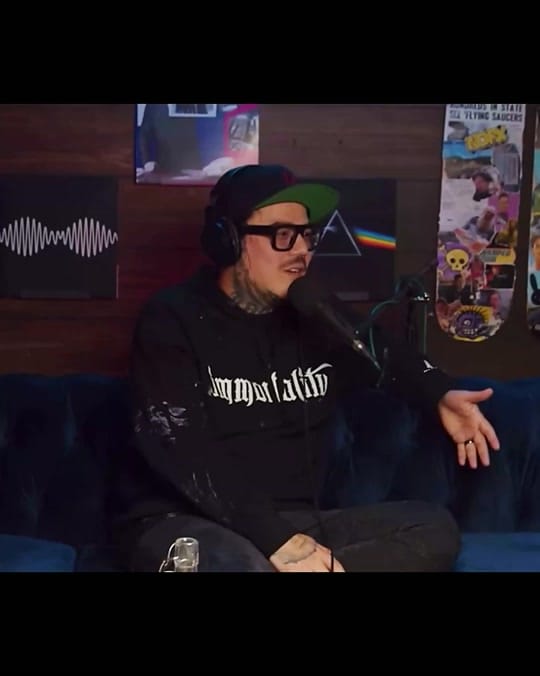 Post 6 by Yomicoart on TikTok (video)