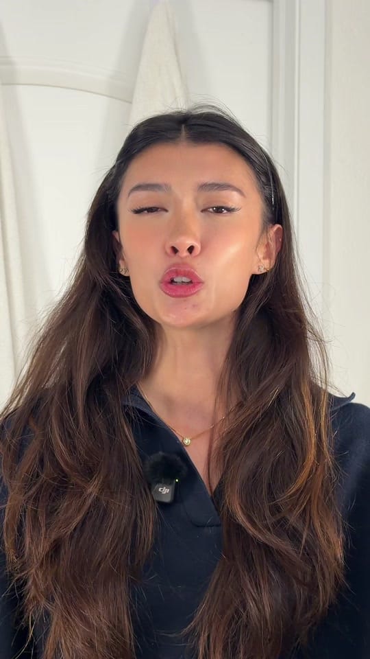 Post 3 by Elena Demeester on TikTok (video)