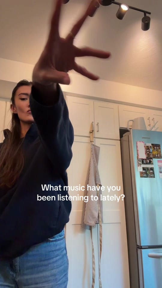 Post 10 by Elena Demeester on TikTok (video)