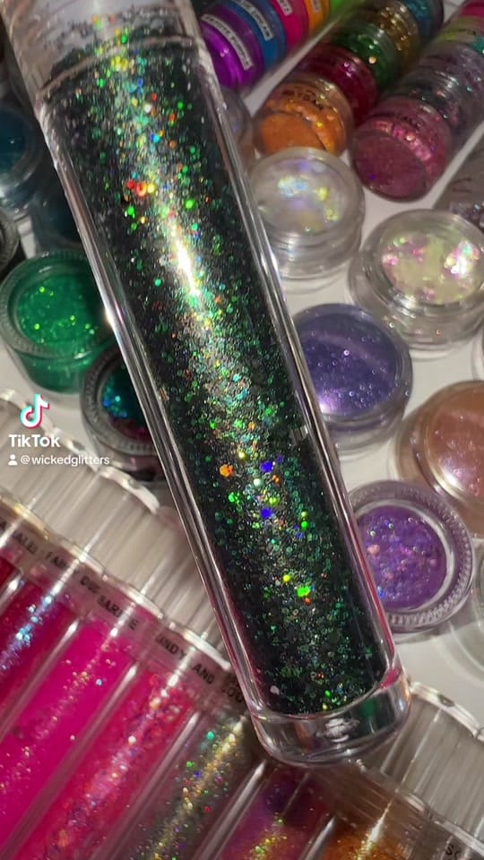Post 4 by wickedglitters on TikTok (video)