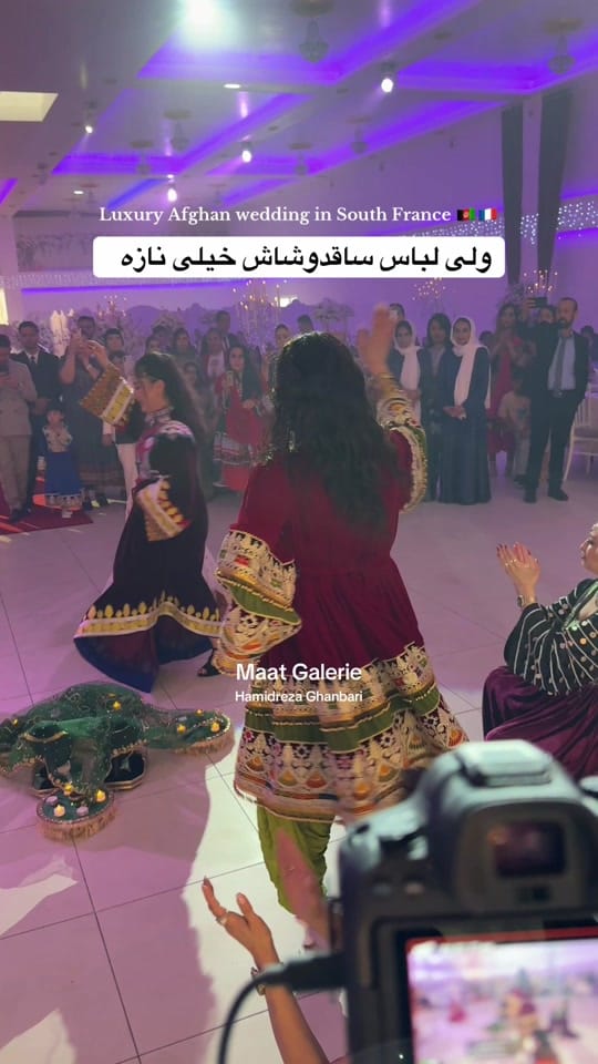 Post 7 by Maat Galerie on TikTok (video)