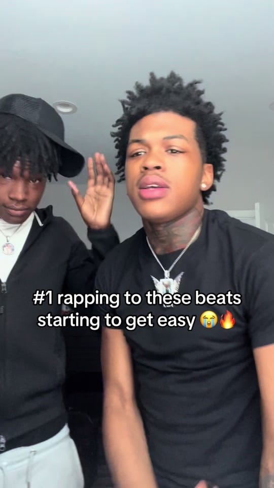 Post 3 by Lulotto on TikTok (video)