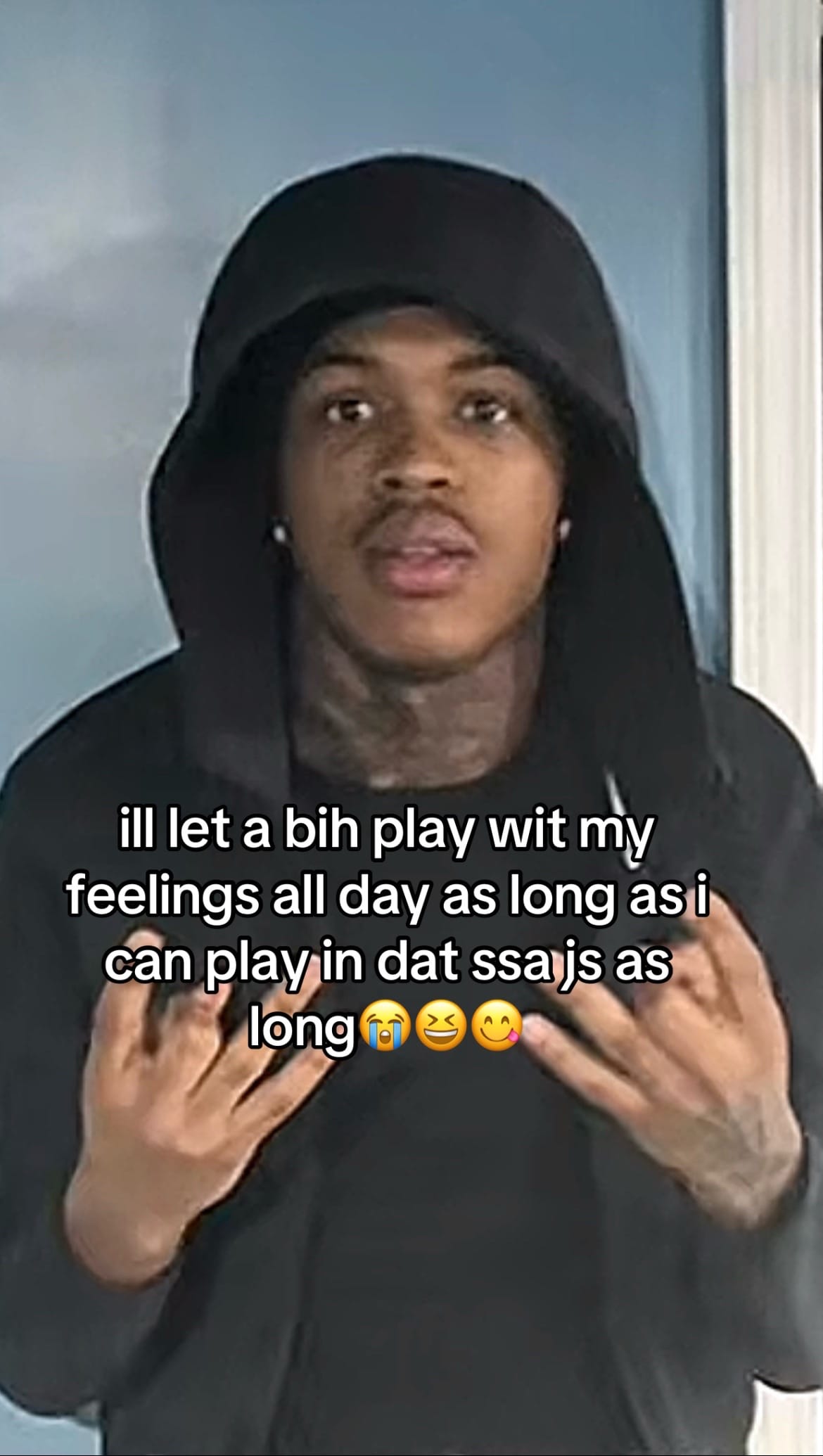 Post 2 by Lulotto on TikTok (video)