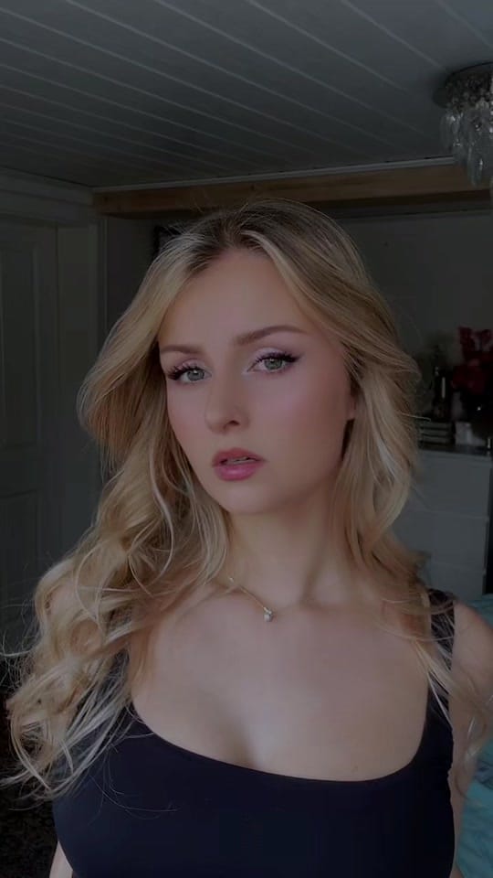 Post 6 by Anna on TikTok (video)