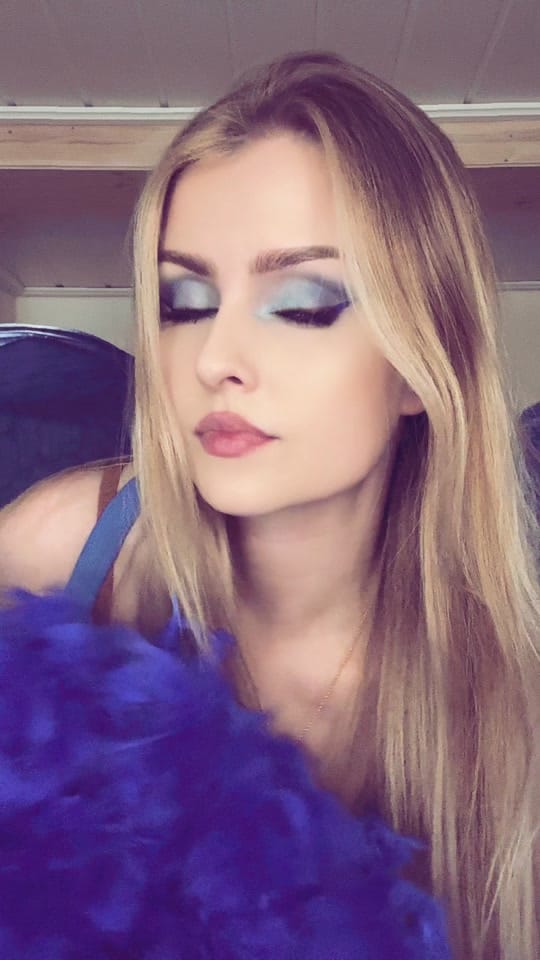 Post 9 by Anna on TikTok (video)