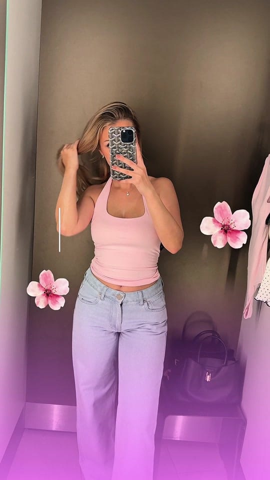 Post 2 by Anna on TikTok (video)