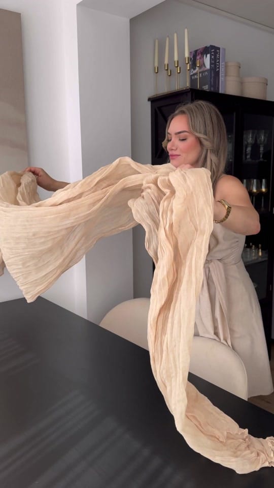 Post 10 by Gamze on TikTok (video)