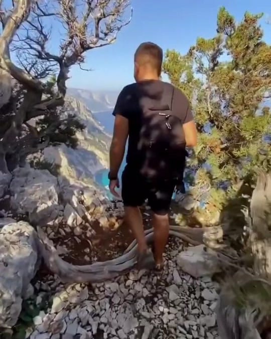 Post 2 by ricardodossantos_ on TikTok (video)