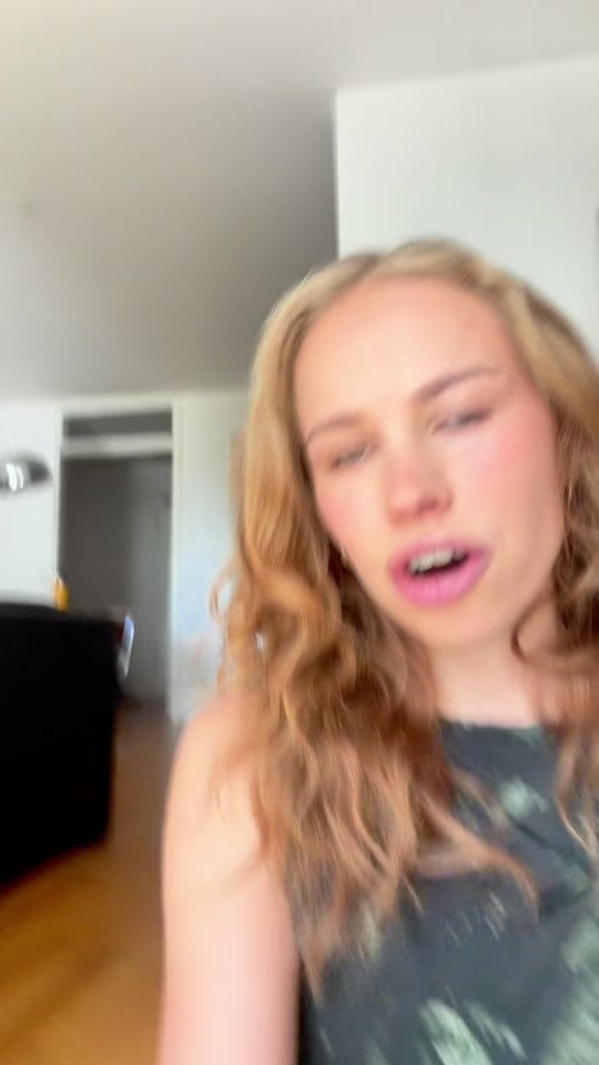 Post 1 by Isla Stanich on TikTok (video)