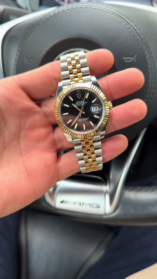 Post 2 by Lux4Watches GmbH on TikTok (video)