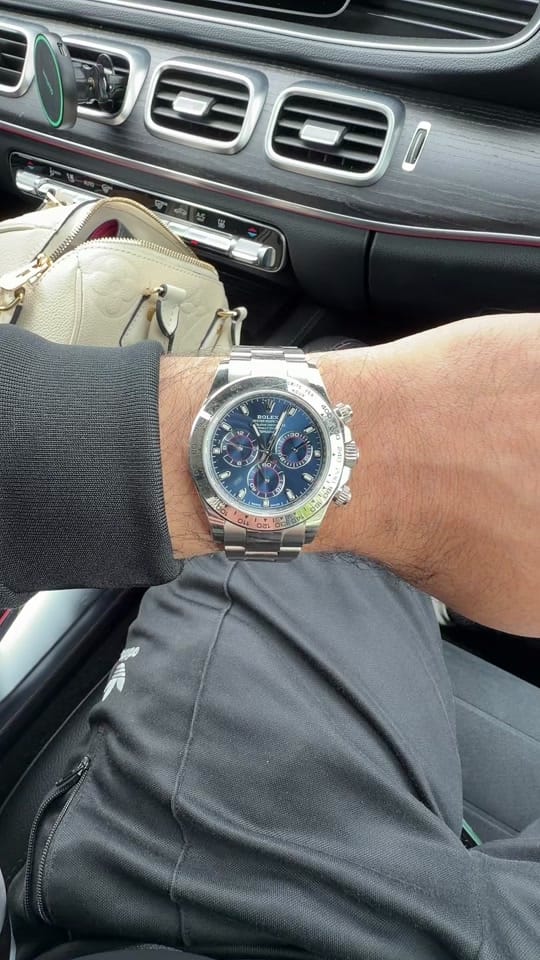 Post 8 by Lux4Watches GmbH on TikTok (video)