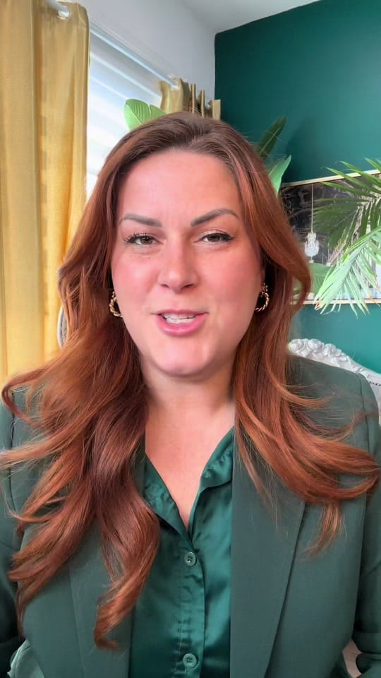 Post 3 by ✨ Millionnaire en Yoga pants on TikTok (video)