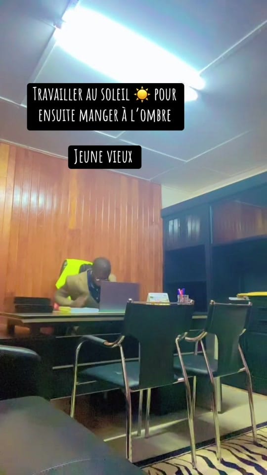 Post 10 by LE BOSSE DES STAGIAIRES 💳💶💸 on TikTok (video)