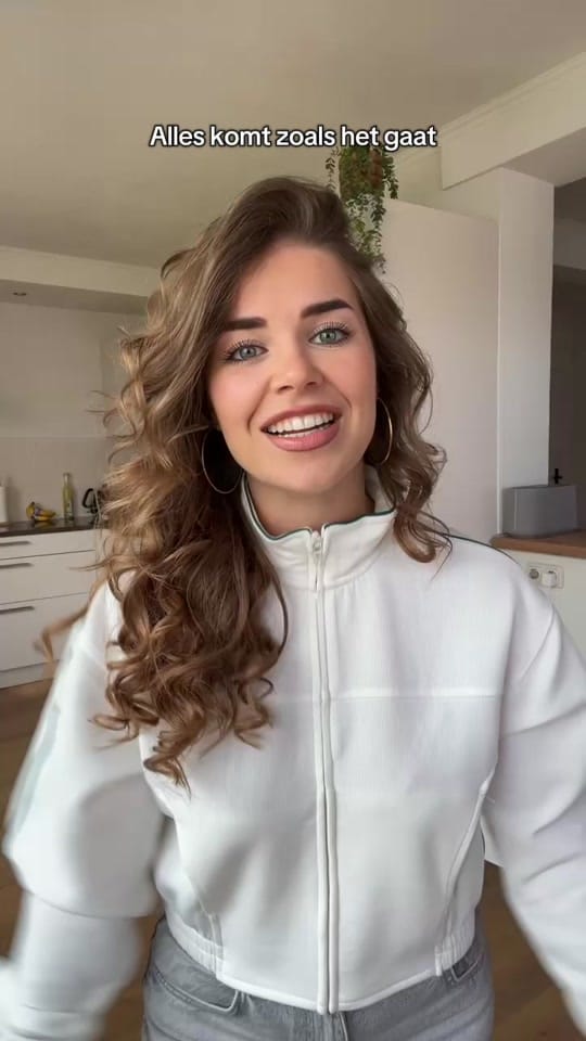 Post 6 by Yaëlle on TikTok (video)