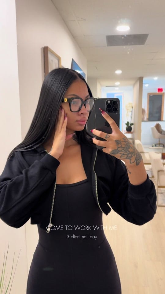 Post 2 by LE on TikTok (video)