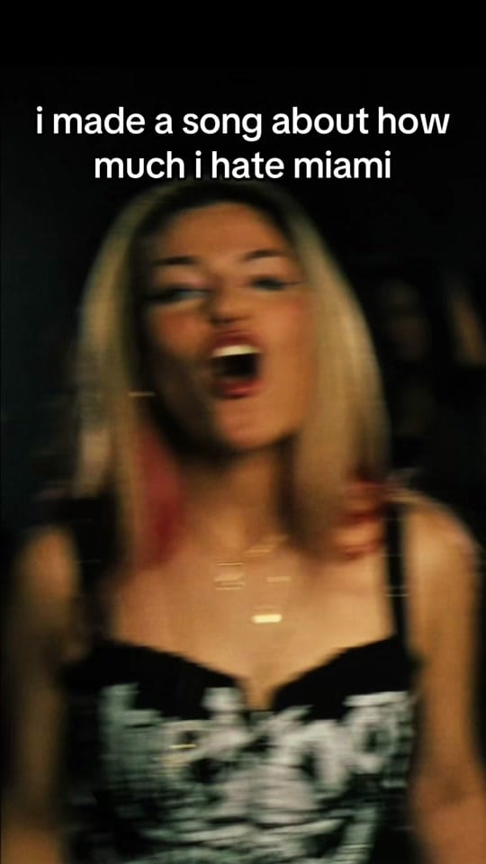 Post 4 by karla sro on TikTok (video)