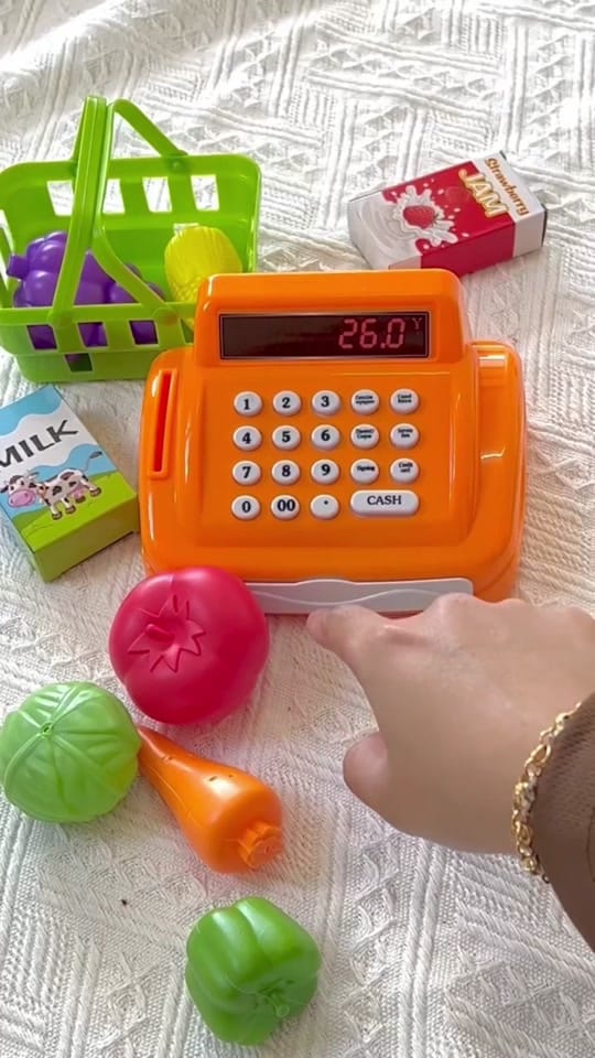 Post 4 by Ariel Toy Store on TikTok (video)