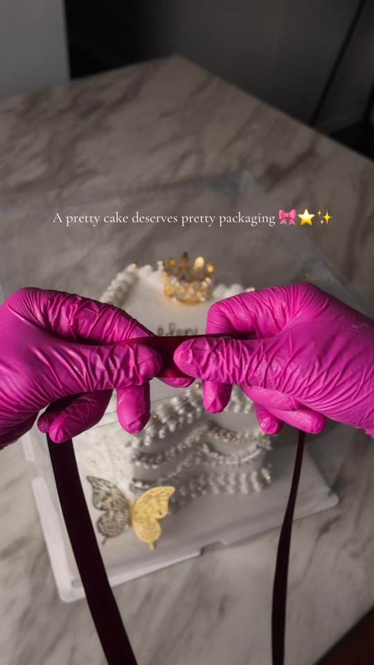 Post 4 by Andrea’s Cakes on TikTok (video)