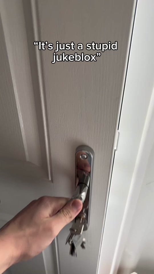 Post 2 by Juke Blox on TikTok (video)